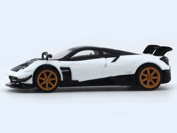 Pagani-Huayra-BC-bianco-benny-white-1-64-Tarmac-works-diecast-best-seller-india-car-model-2_grande.webp