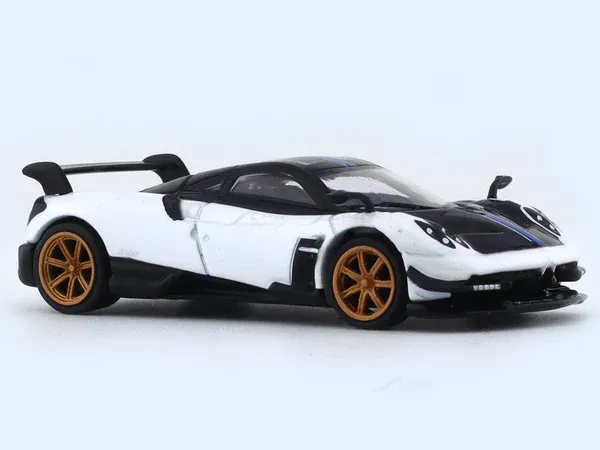 Pagani-Huayra-BC-bianco-benny-white-1-64-Tarmac-works-diecast-best-seller-india-car-model-6_grande.webp