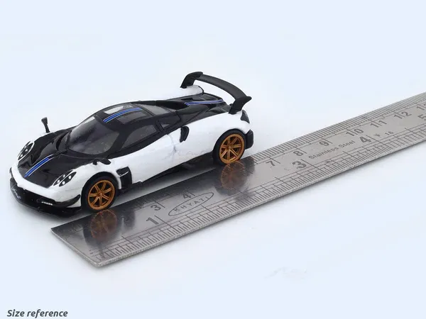 Pagani-Huayra-BC-bianco-benny-white-1-64-Tarmac-works-diecast-best-seller-india-car-model-9_grande.webp