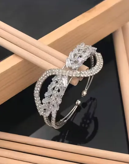 Diamond bracelet in silver colour